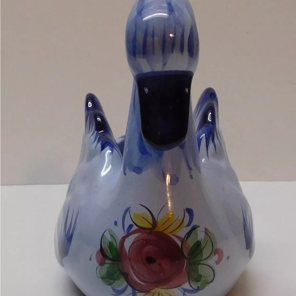 Portuguese hand painted swan - Picture 2 of 3